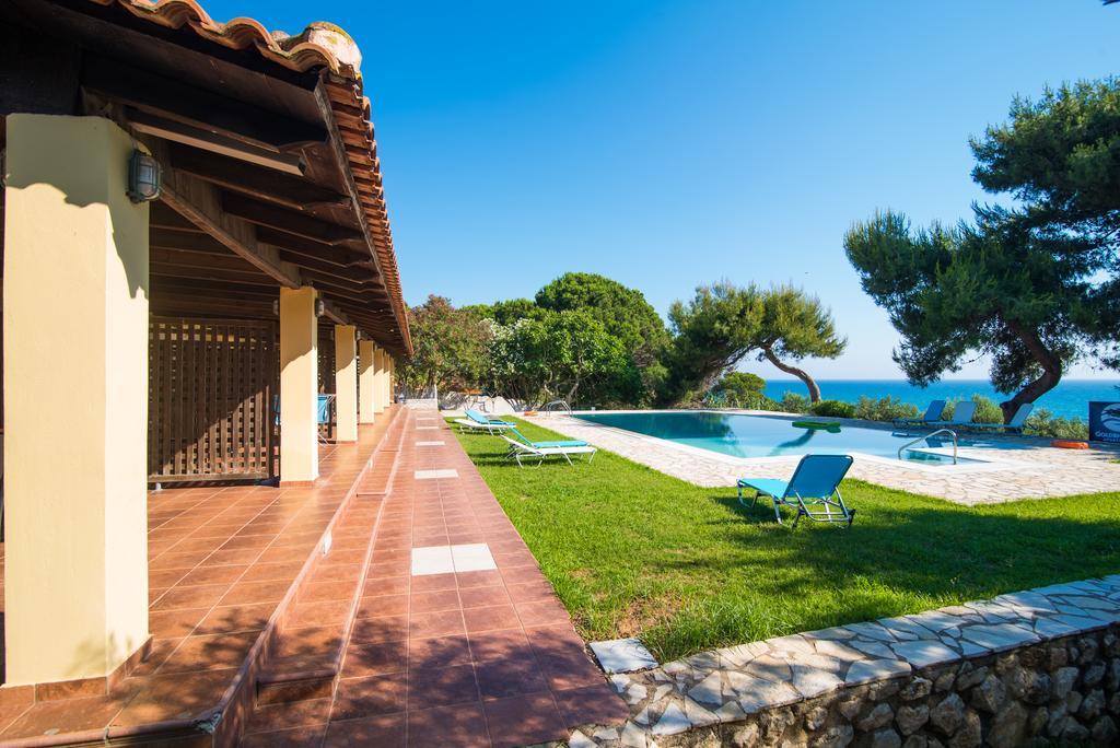Golden Sand Apartments Vromonerion Экстерьер фото
